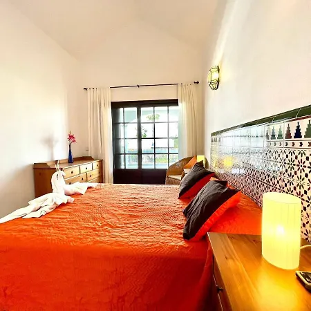 Villa con piscina privada, Wifi, BBQ, en Playa Blanca Villa *