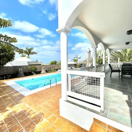 Villa Villa con piscina privada, Wifi, BBQ, en Playa Blanca
