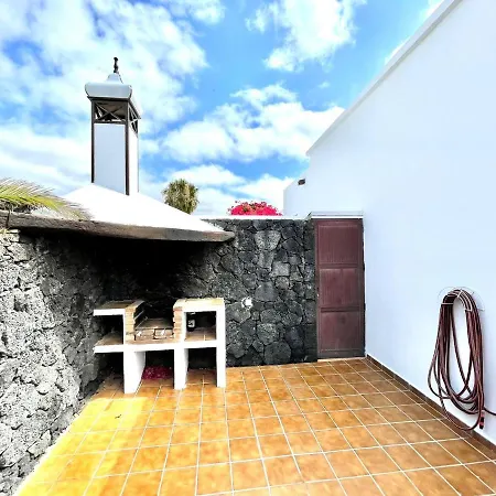 Villa con piscina privada, Wifi, BBQ, en Playa Blanca *