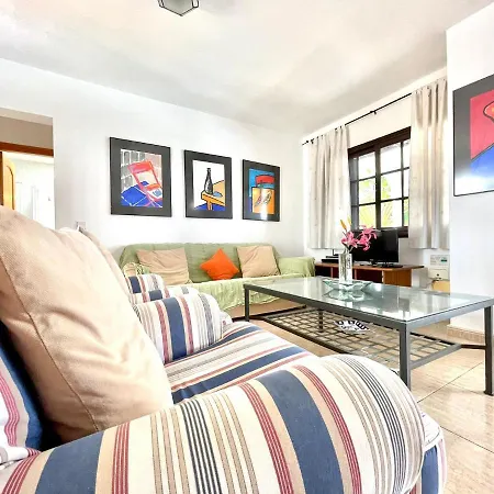 Villa Villa con piscina privada, Wifi, BBQ, en Playa Blanca *