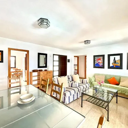 Villa Con Piscina Privada, Wifi, Bbq, En Playa Blanca *