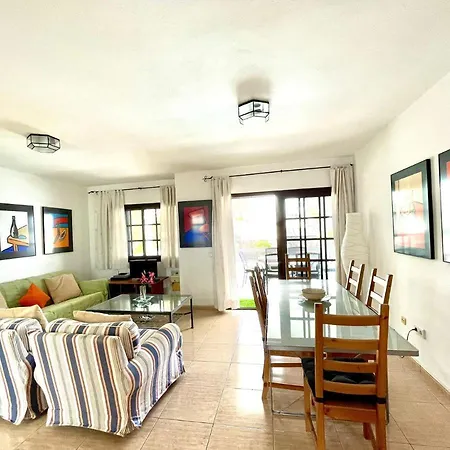 Villa Con Piscina Privada, Wifi, Bbq, En Playa Blanca *